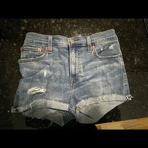 Levi Jean shorts - size W26